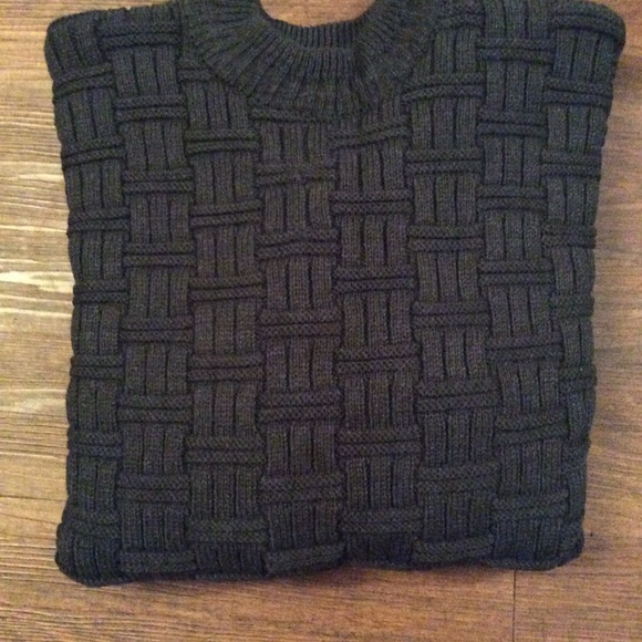 Brand New Men's Dark Olive Scoop-Neck Knitted Sweater In Package Size L-XL